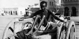 Homme affamé lors du blocus de 1940.